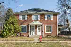 featured image of 2100 Sumner St