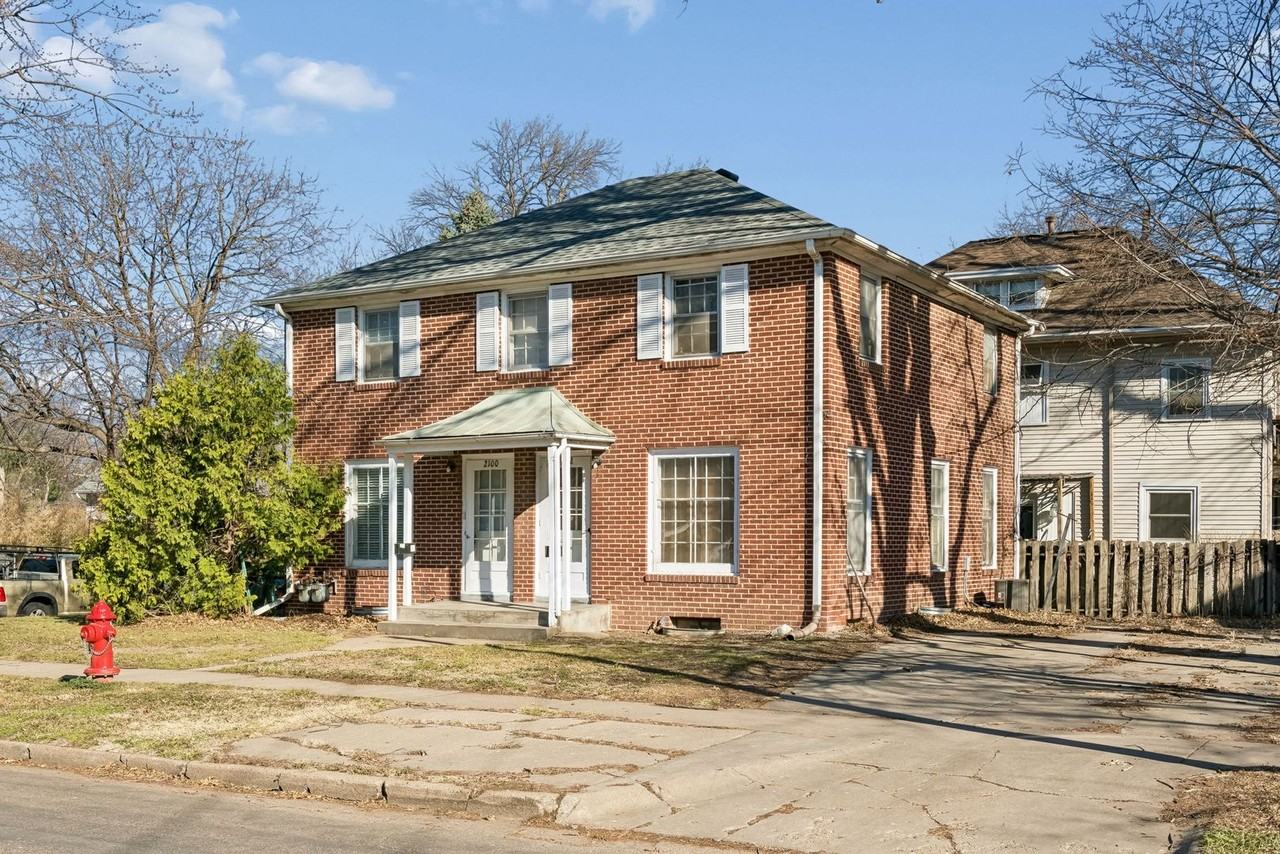 2100 Sumner St - Photo 2 of 20