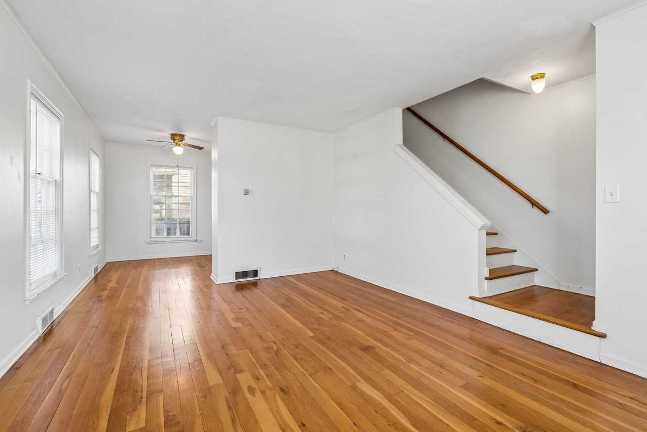 2100 Sumner St - Photo 4 of 20