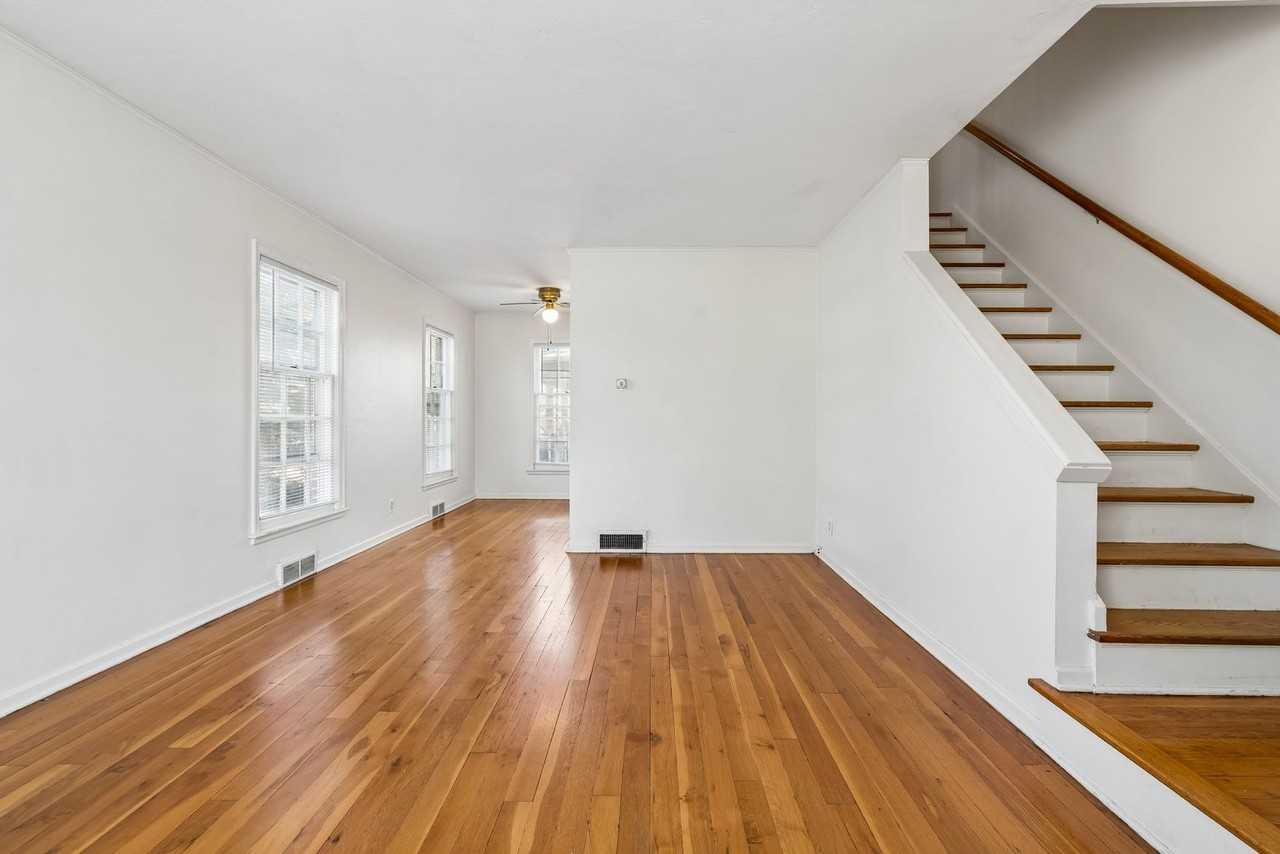 2100 Sumner St - Photo 5 of 20