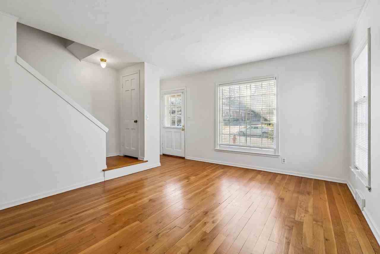 2100 Sumner St - Photo 6 of 20