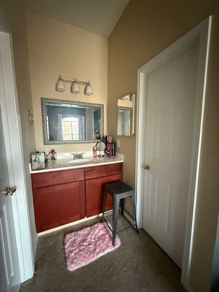 608 Squire Ln - Photo 6 of 9