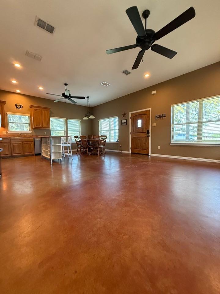 625 Southridge Dr - Photo 4 of 23