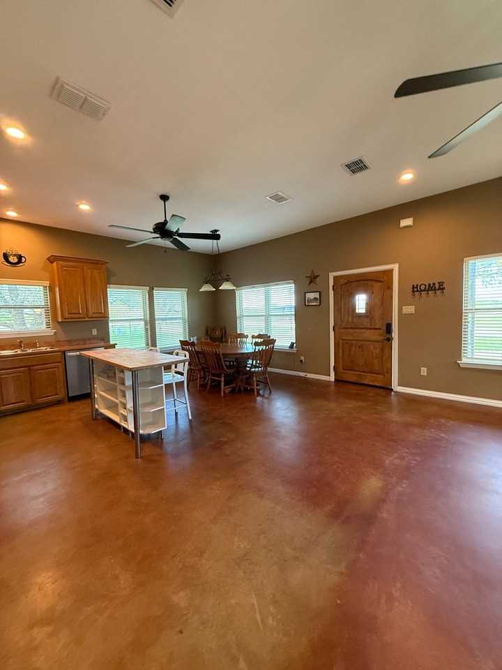 625 Southridge Dr - Photo 6 of 23