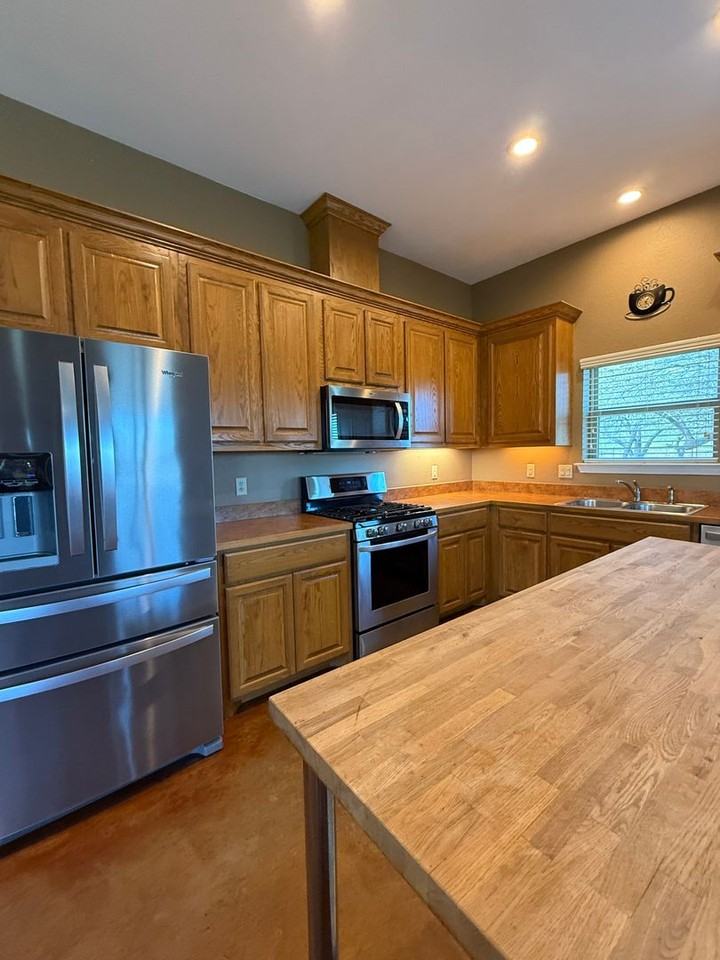 625 Southridge Dr - Photo 7 of 23