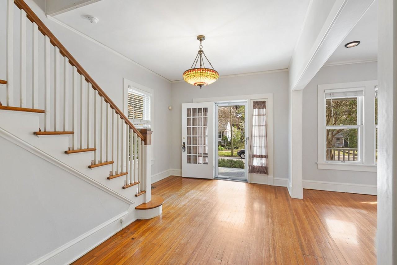 1152 Surrey Cres - Photo 6 of 29