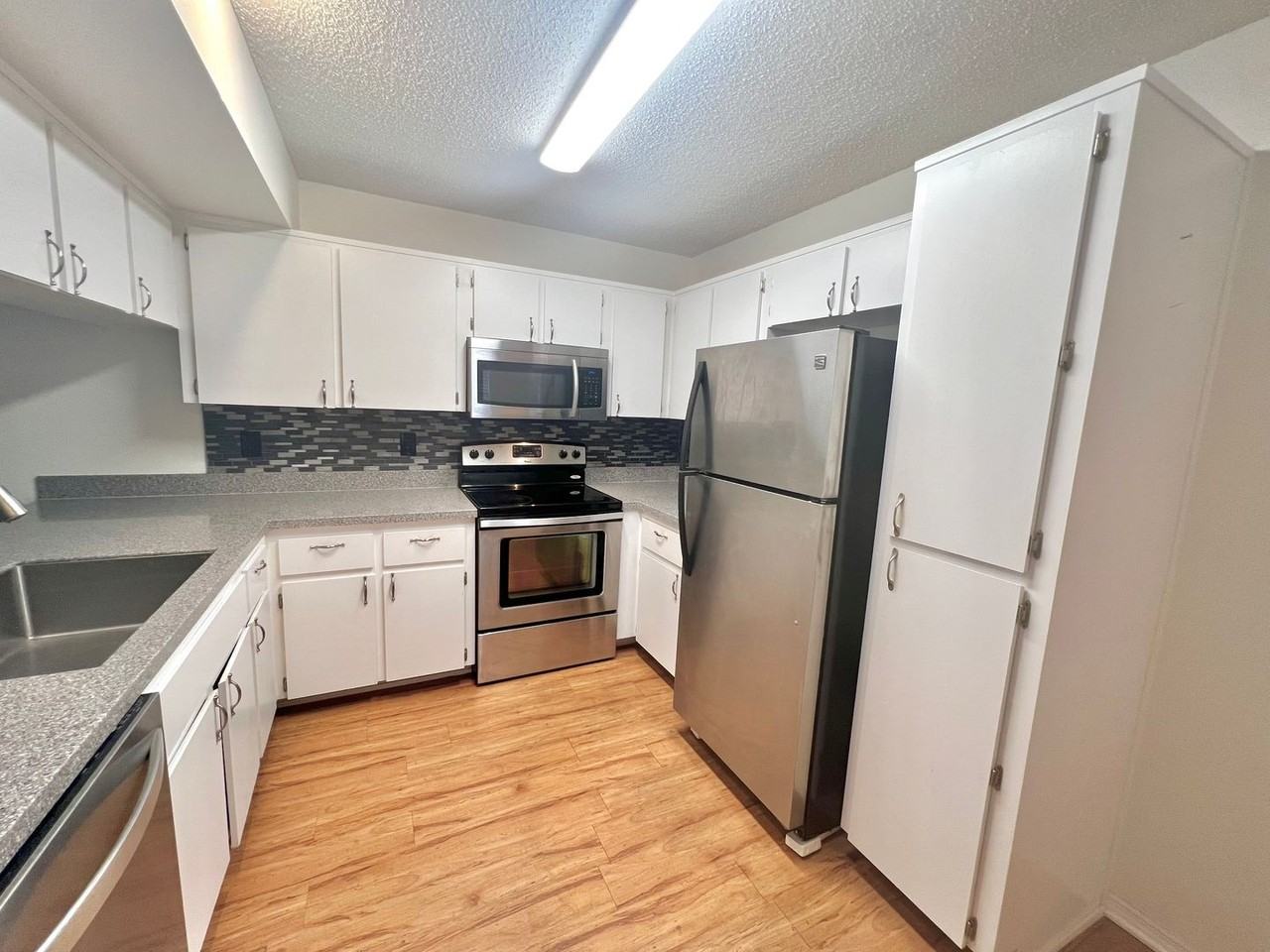 12041 Hoosier Ct #204 - Photo 4 of 20