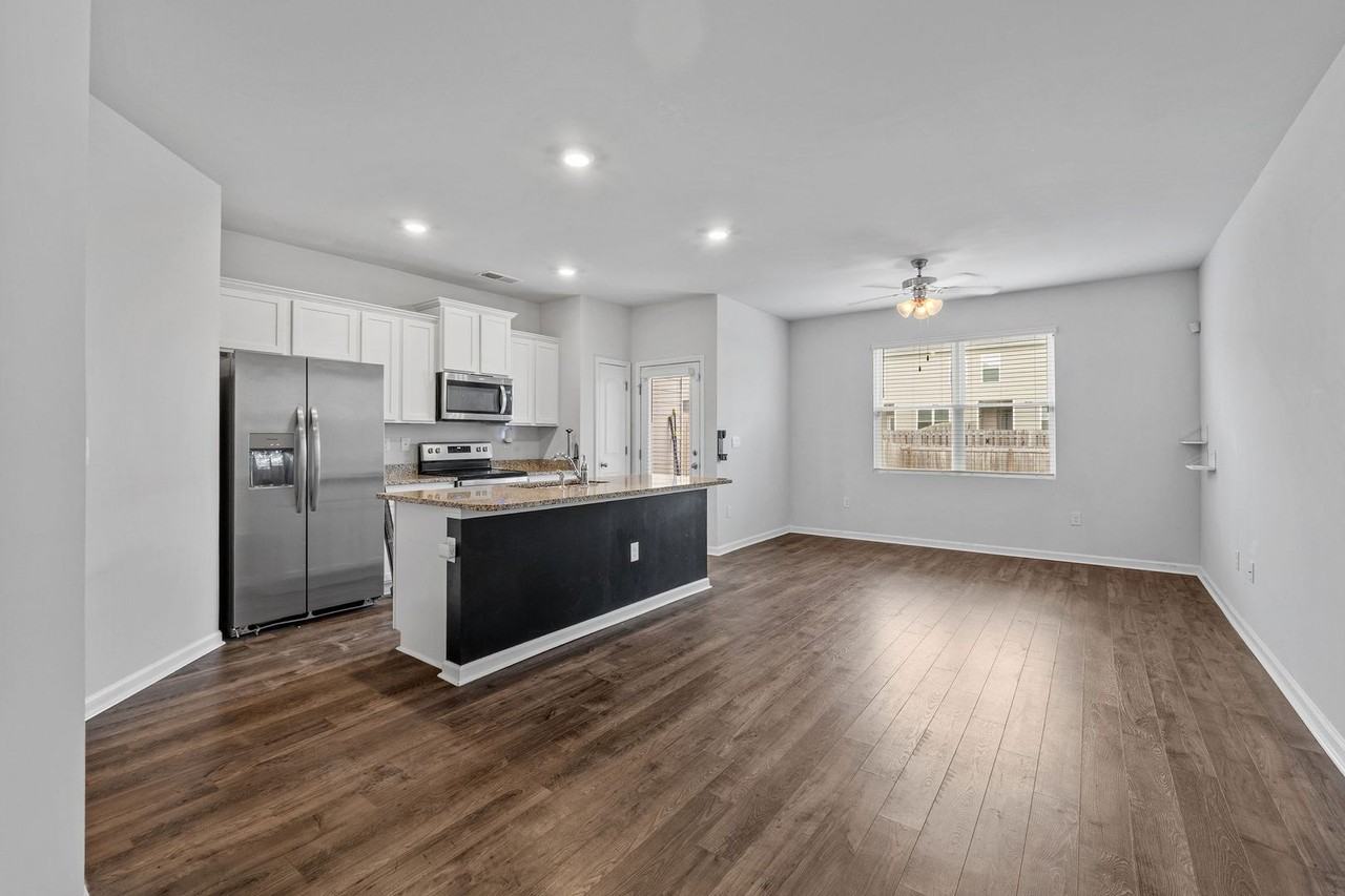 4343 Newland St - Photo 4 of 26