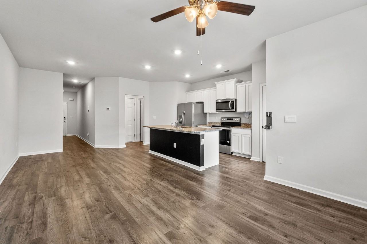 4343 Newland St - Photo 5 of 26