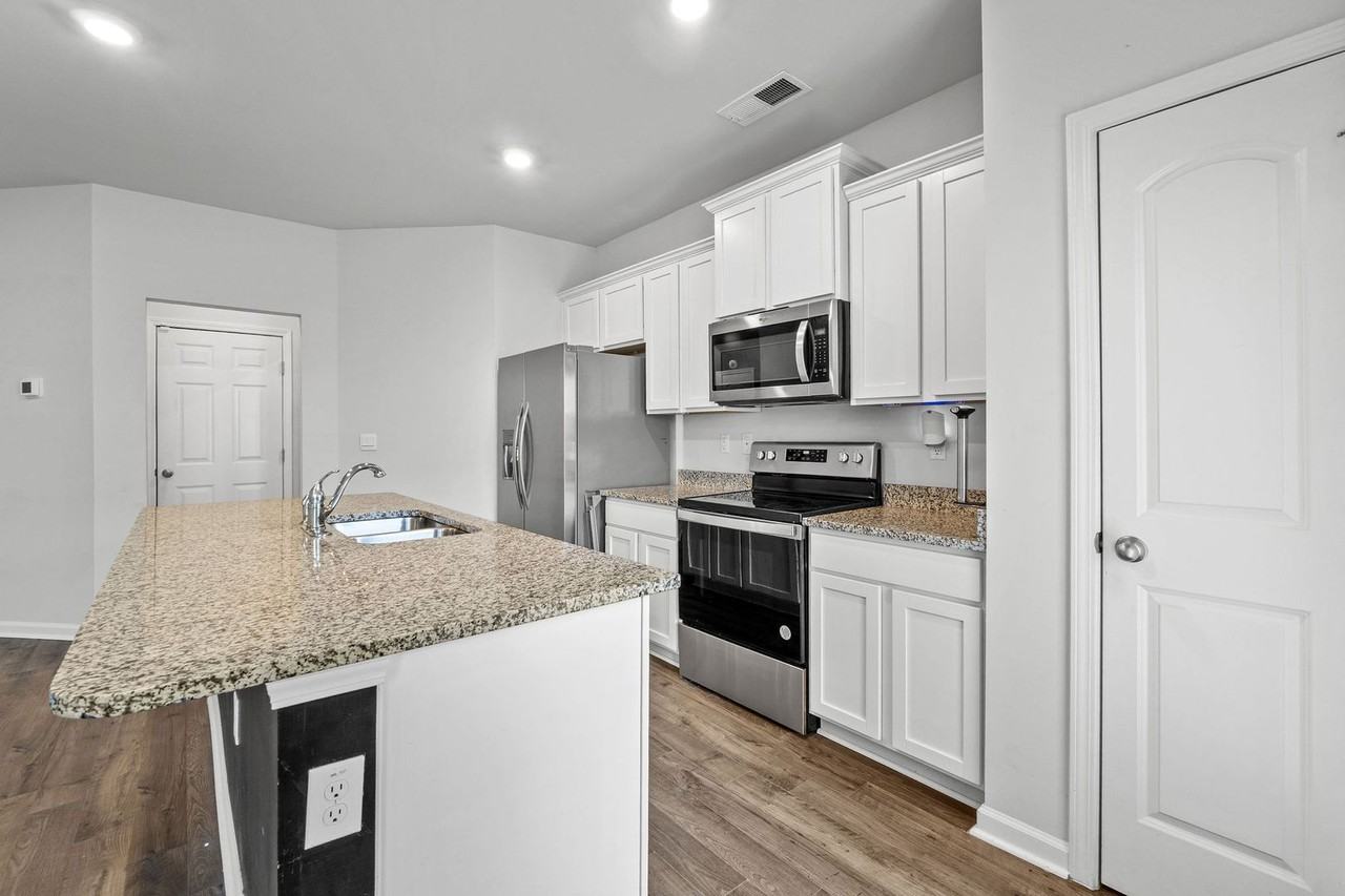 4343 Newland St - Photo 6 of 26