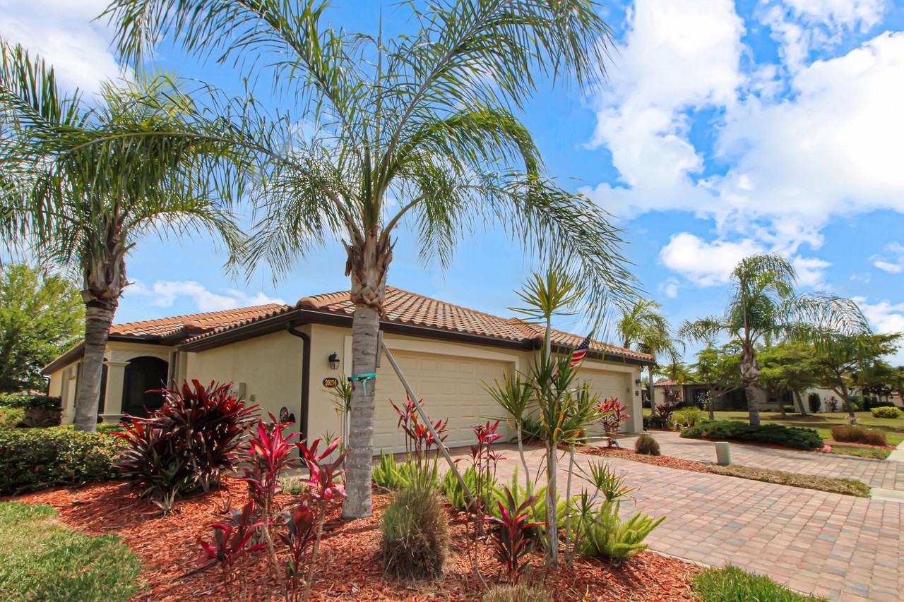 20176 Tesoro Dr - Photo 2 of 23