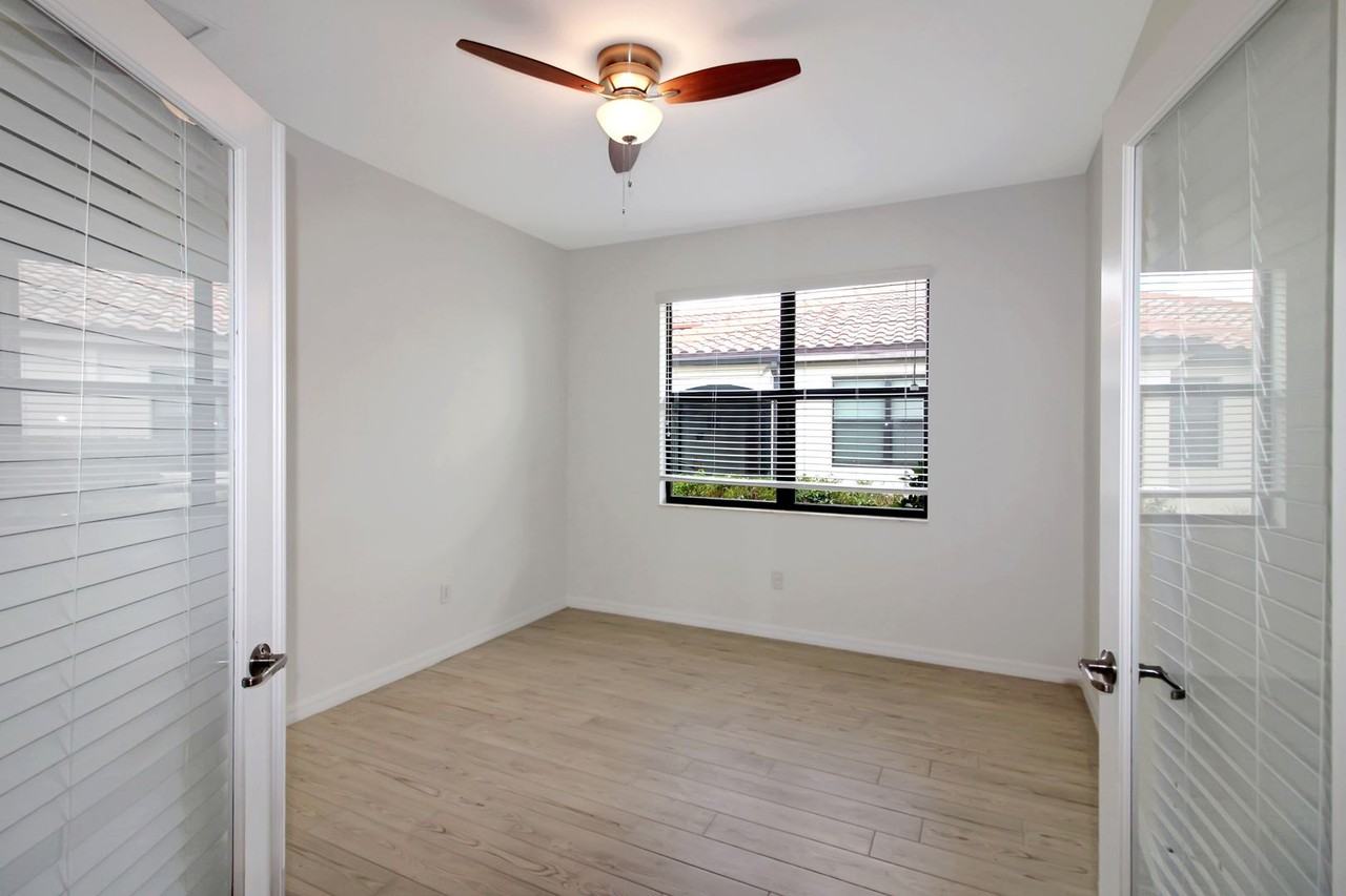 20176 Tesoro Dr - Photo 4 of 23