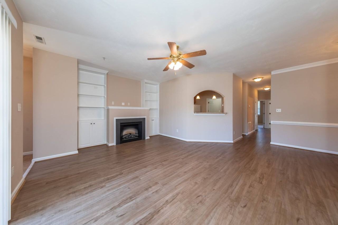 1003 Rustads Cir - Photo 2 of 15