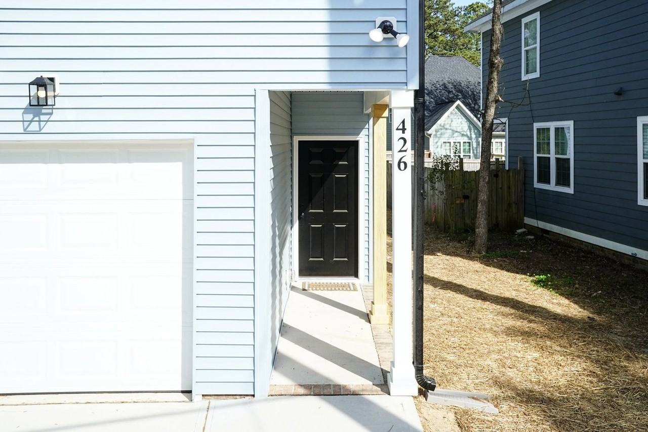 426 N Allen Rd - Photo 3 of 24