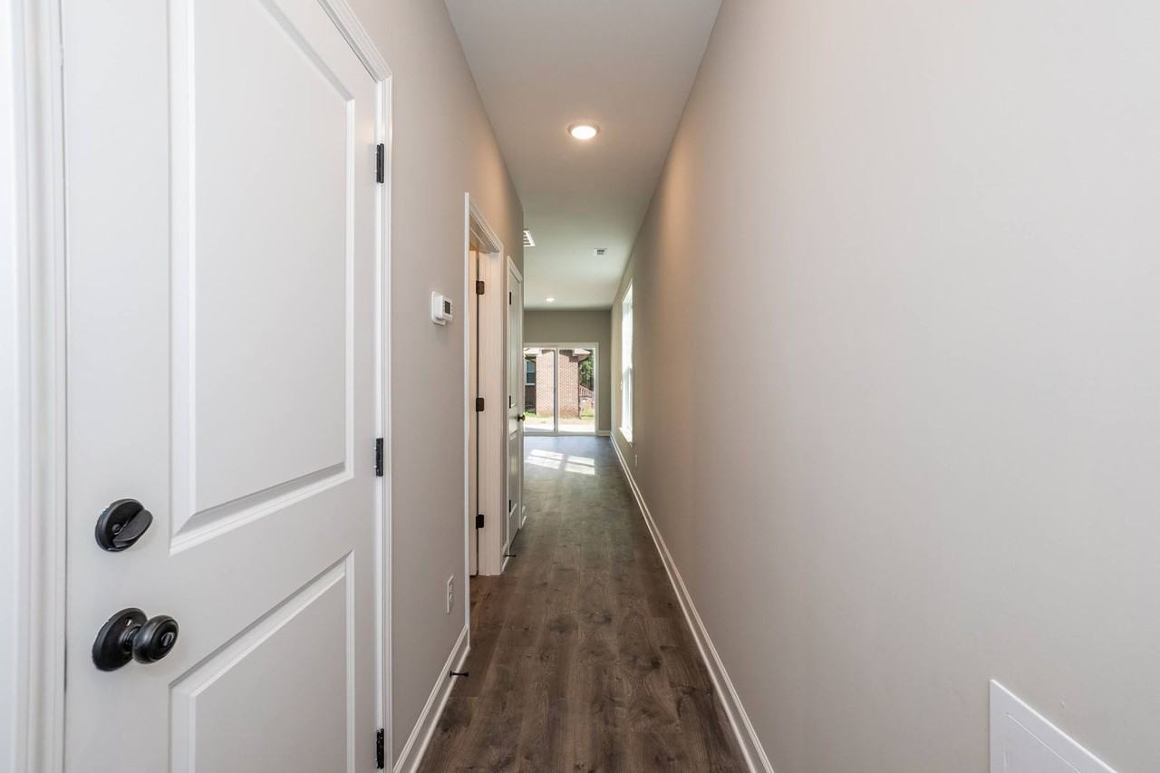 426 N Allen Rd - Photo 6 of 24