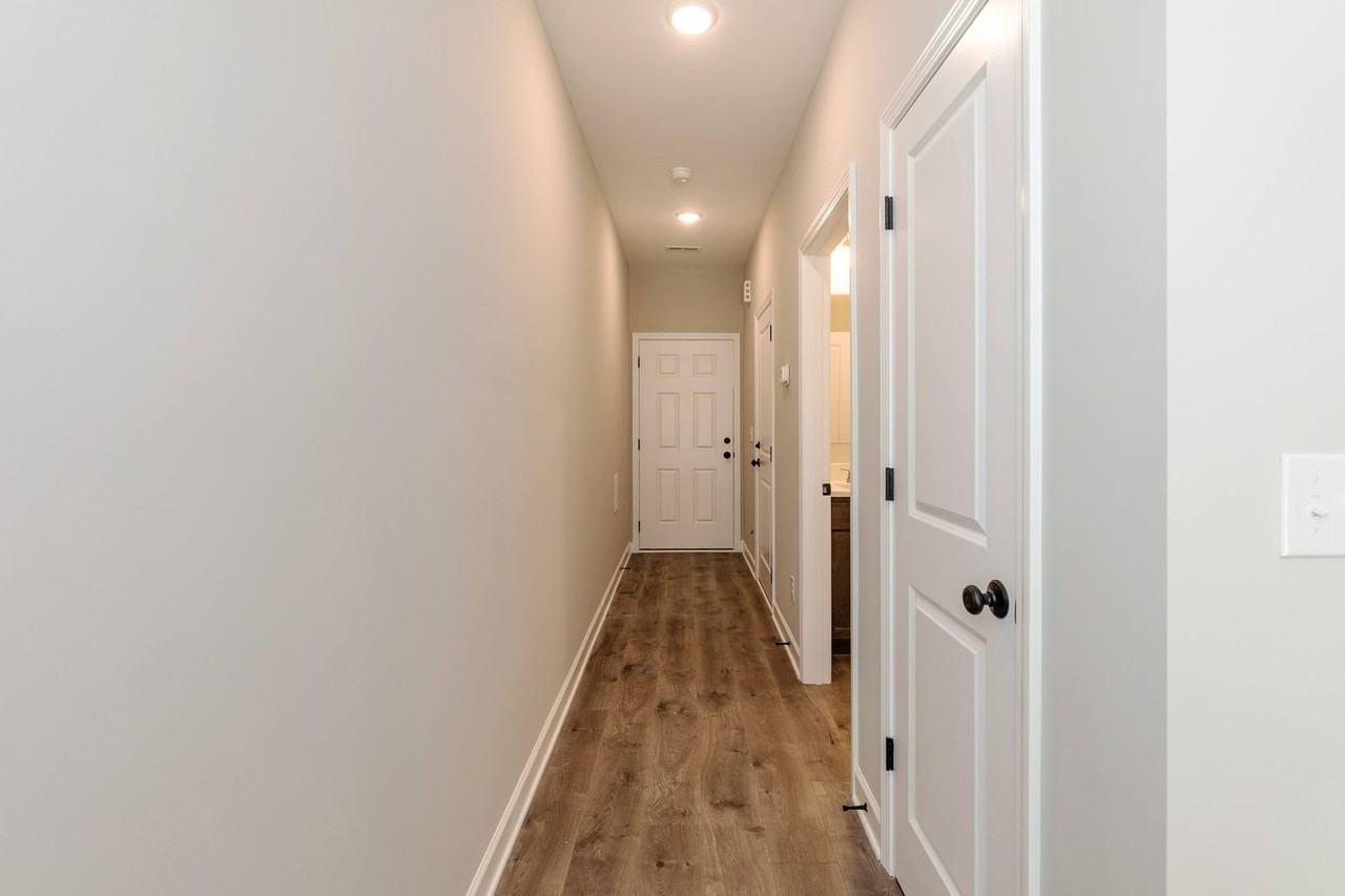 426 N Allen Rd - Photo 7 of 24