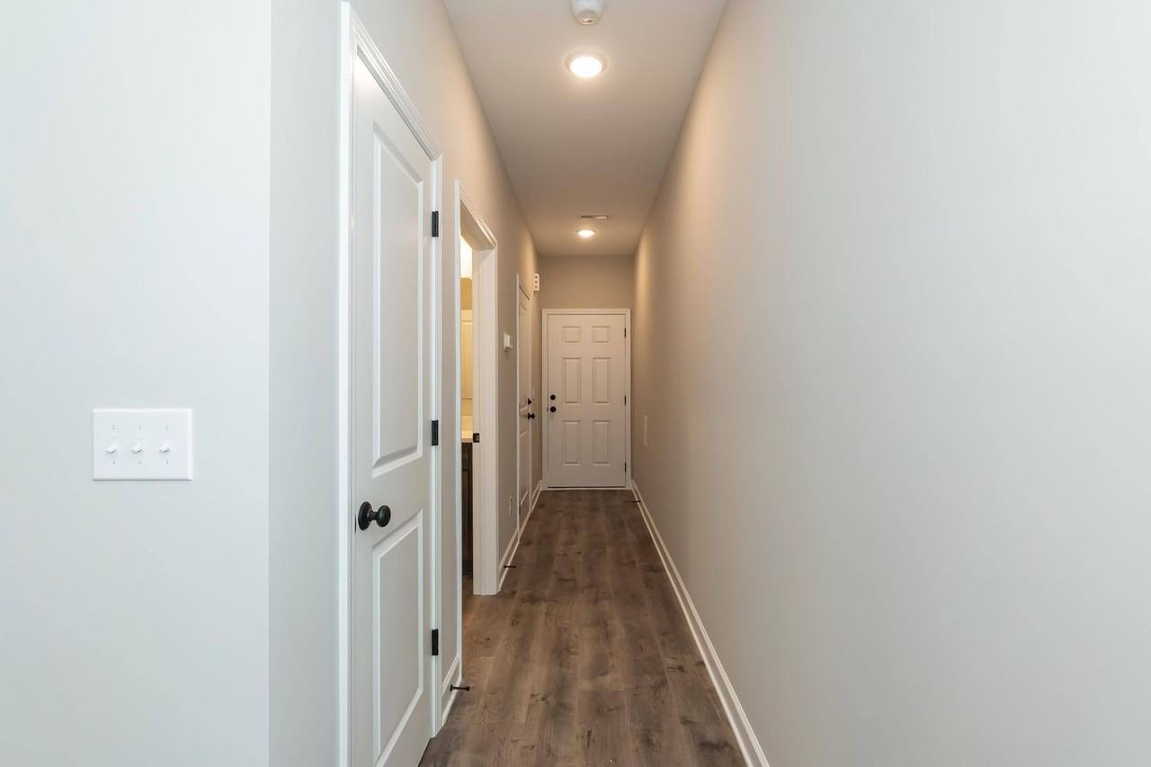 428 N Allen Rd - Photo 6 of 22