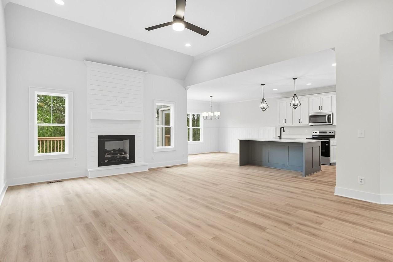 4380 Mccrary Rd - Photo 4 of 21