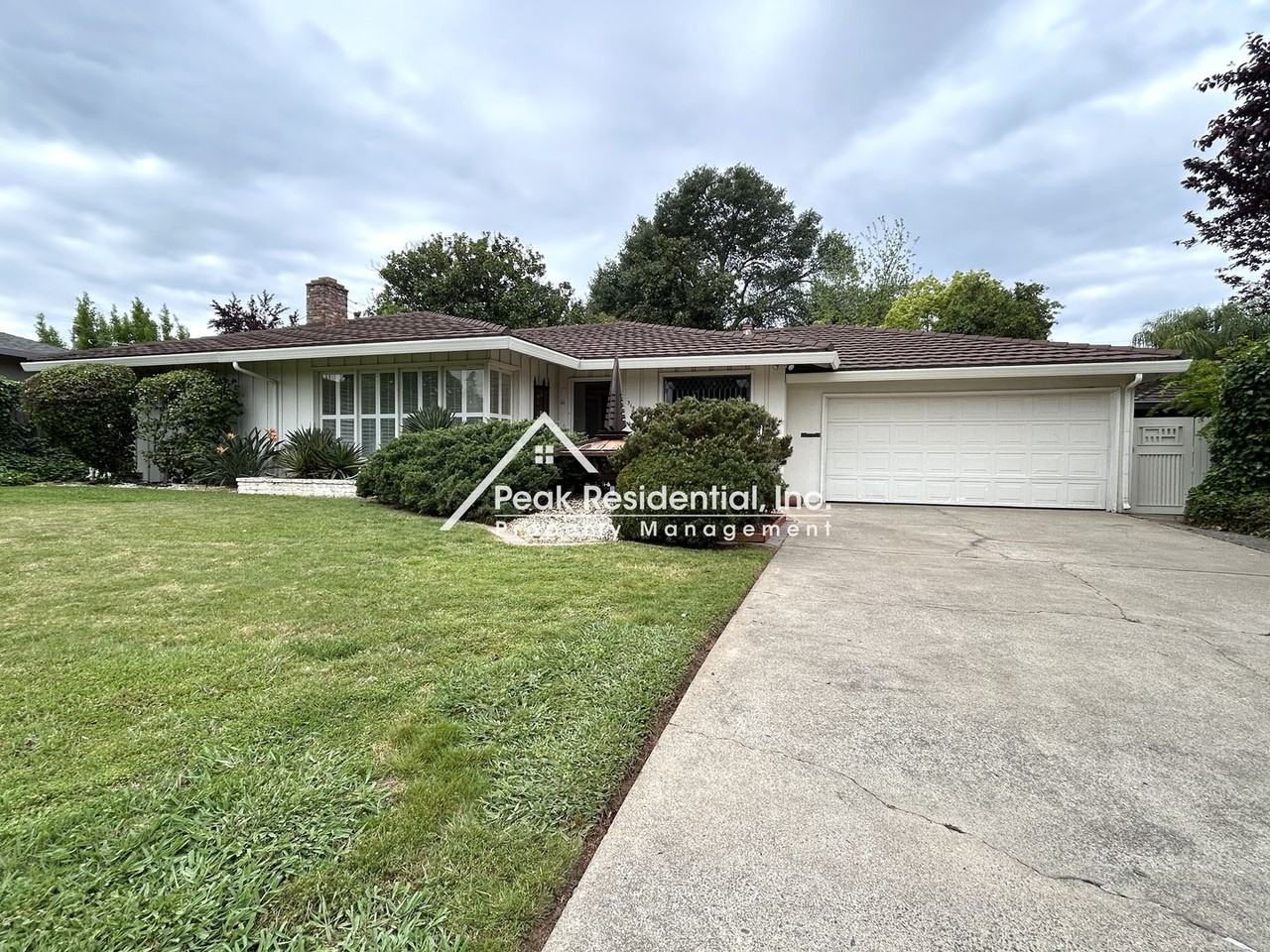 3107 Clairidge Way - Photo 2 of 36