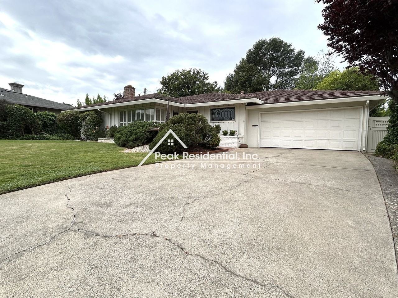 3107 Clairidge Way - Photo 4 of 36