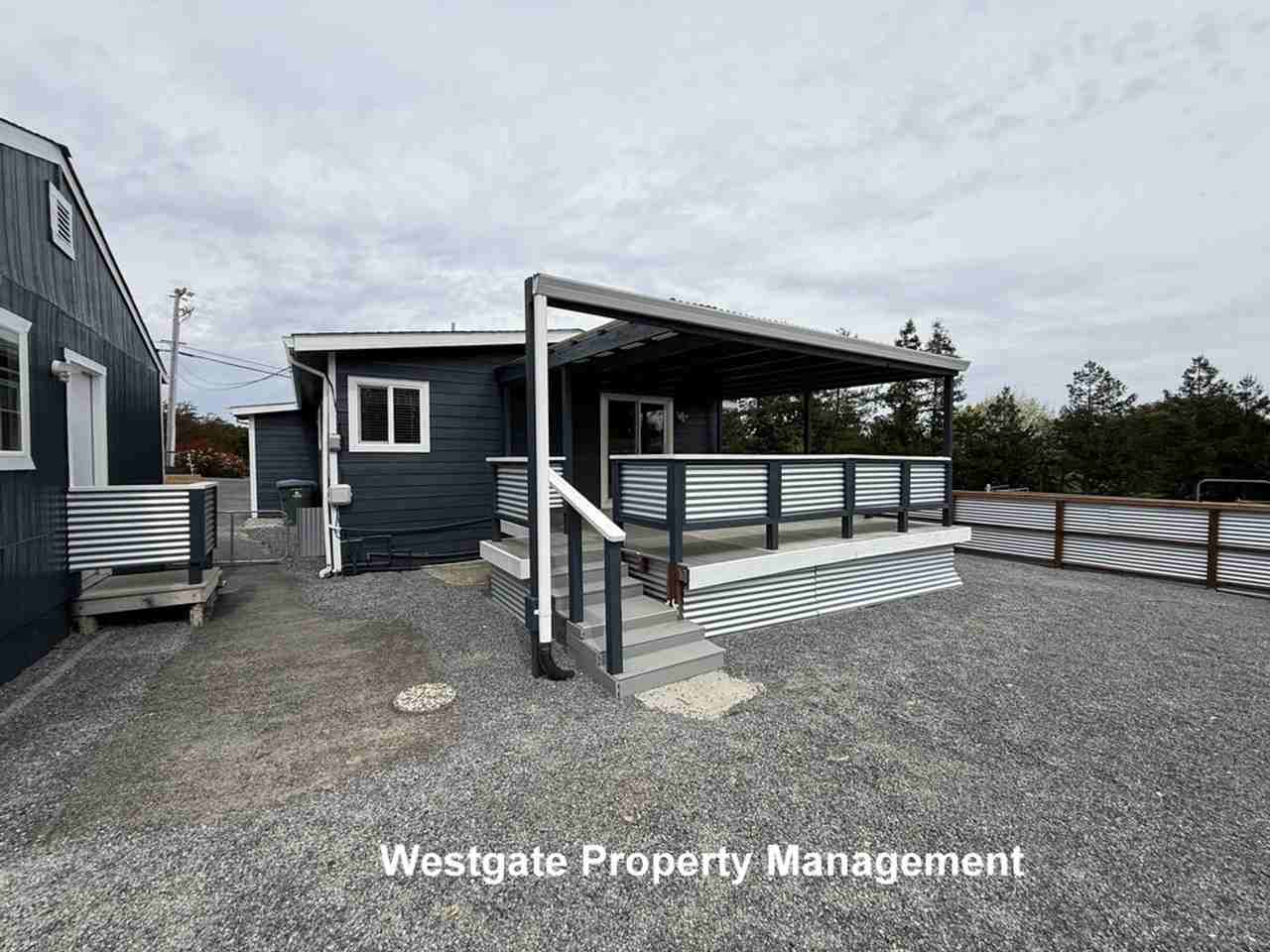 965 Eastman Ln - Photo 3 of 29