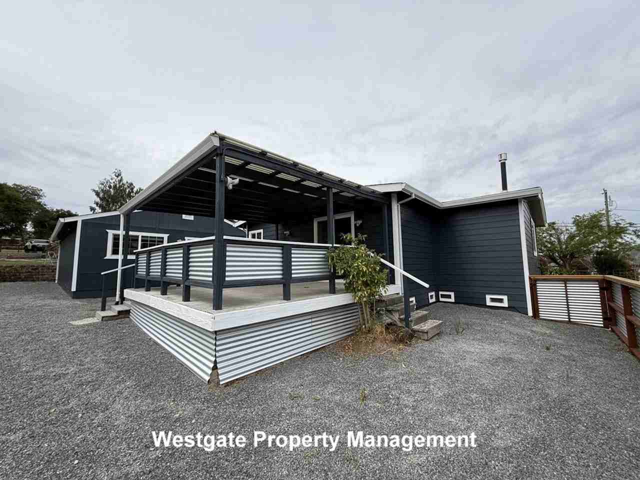 965 Eastman Ln - Photo 5 of 29