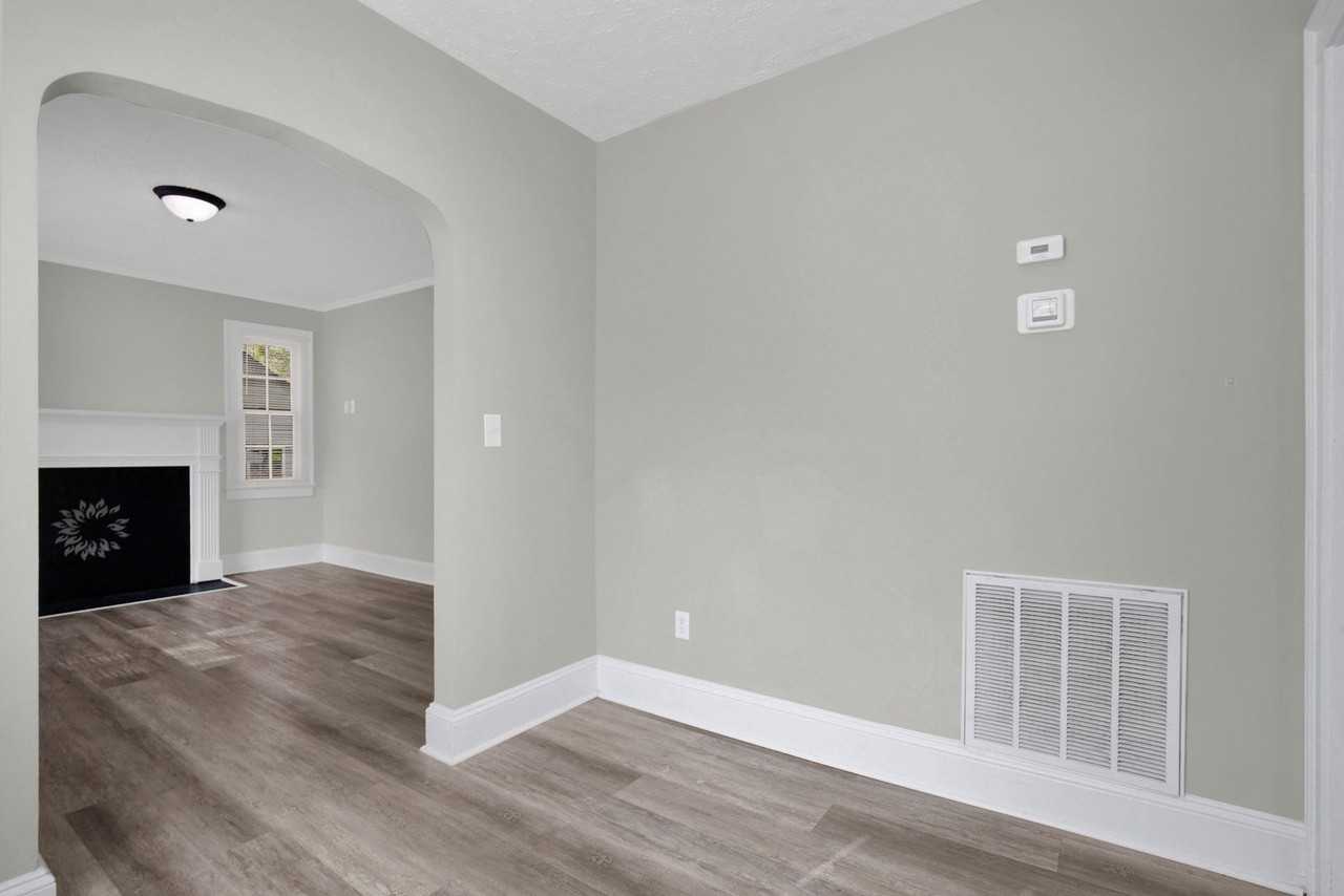 216 Hawthorne Rd - Photo 6 of 30