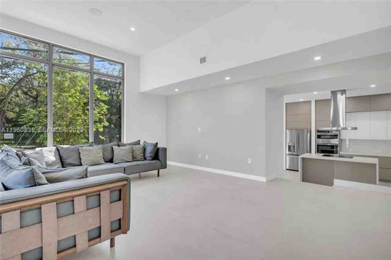 3204 3204 Plaza St th 3204 - Photo 6 of 26