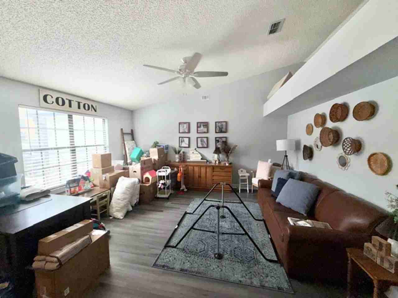 219 Pebble Ct - Photo 4 of 22