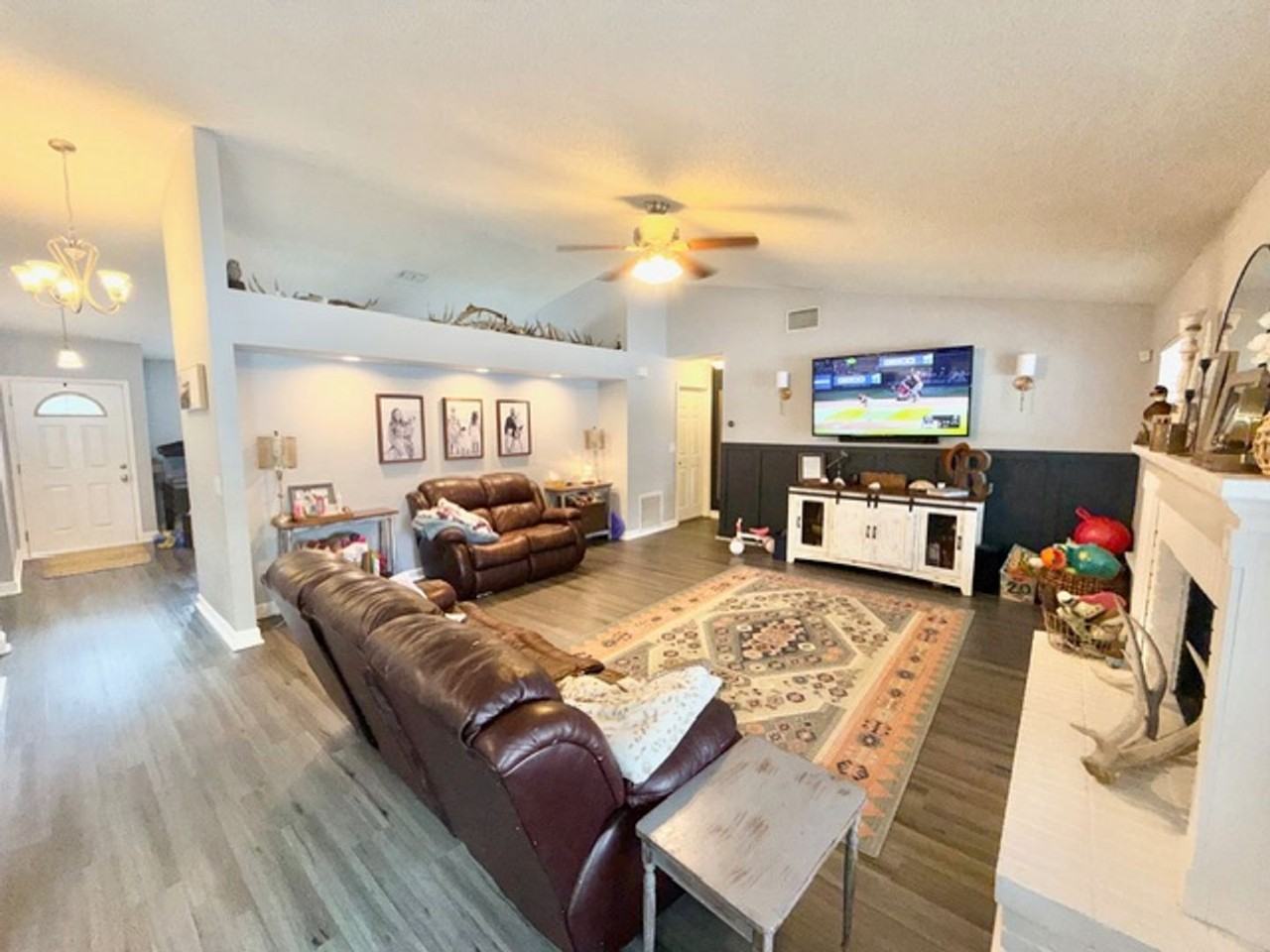 219 Pebble Ct - Photo 6 of 22