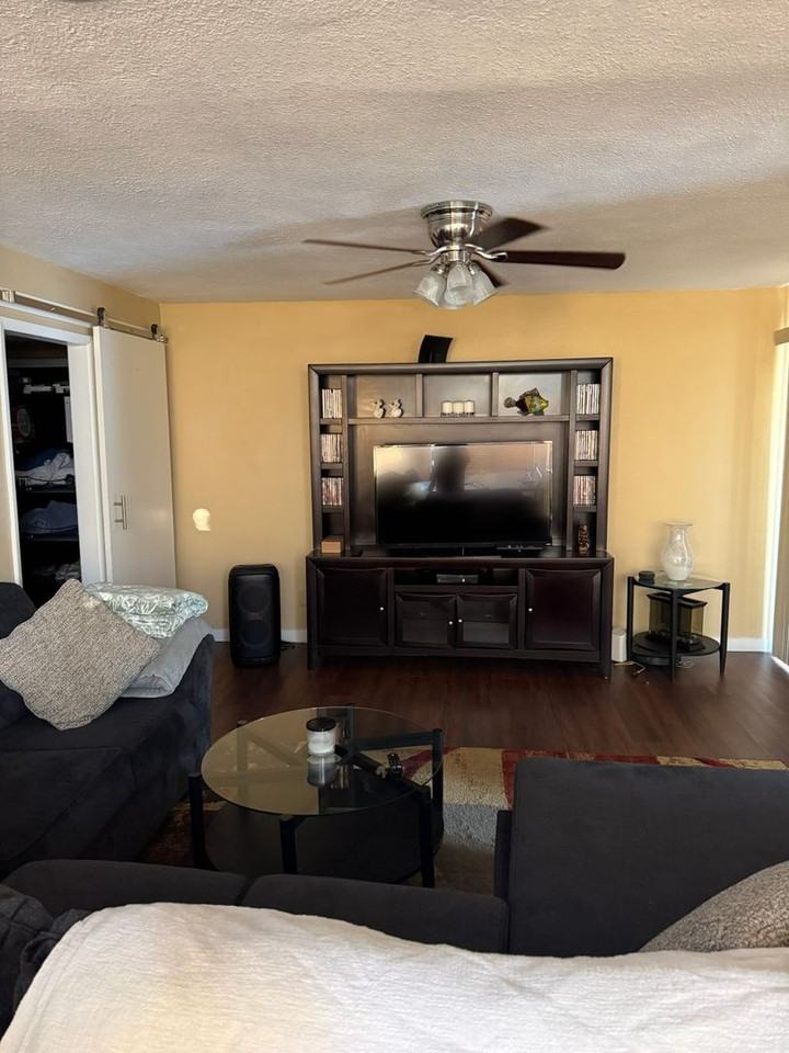163 Coventry Dr - Photo 2 of 15