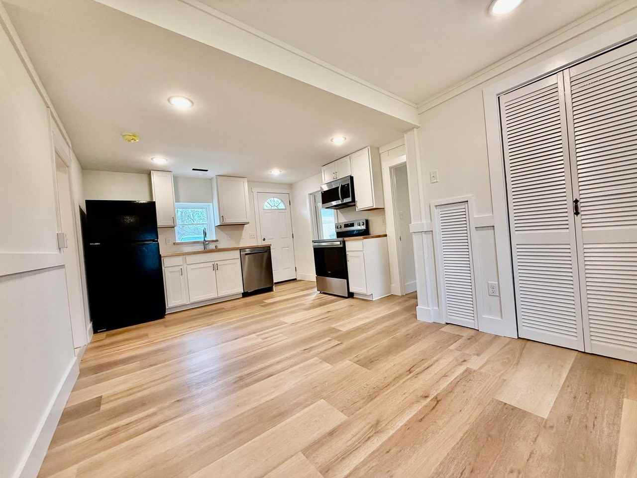 122 N Roosevelt St - Photo 2 of 17