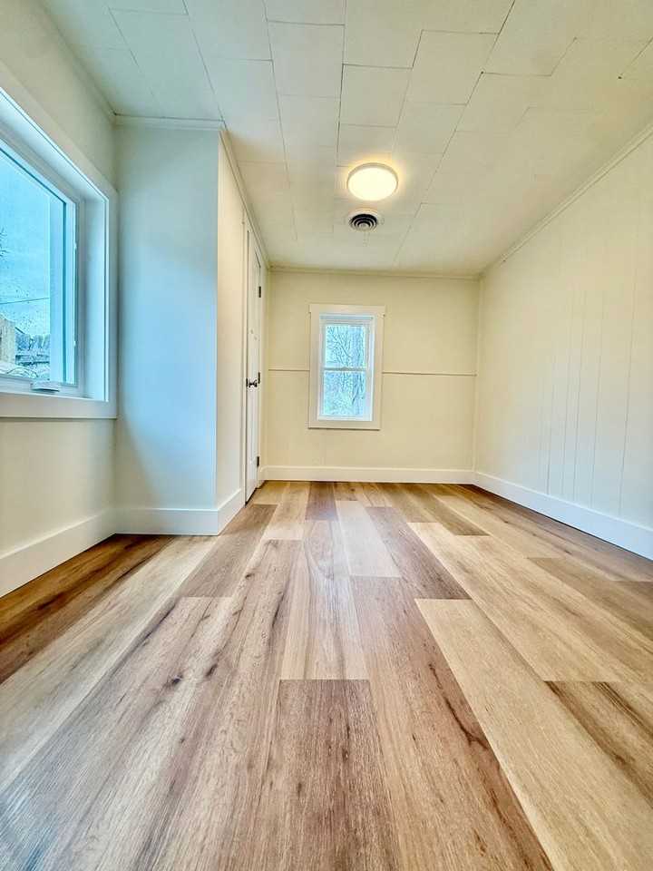 122 N Roosevelt St - Photo 7 of 17