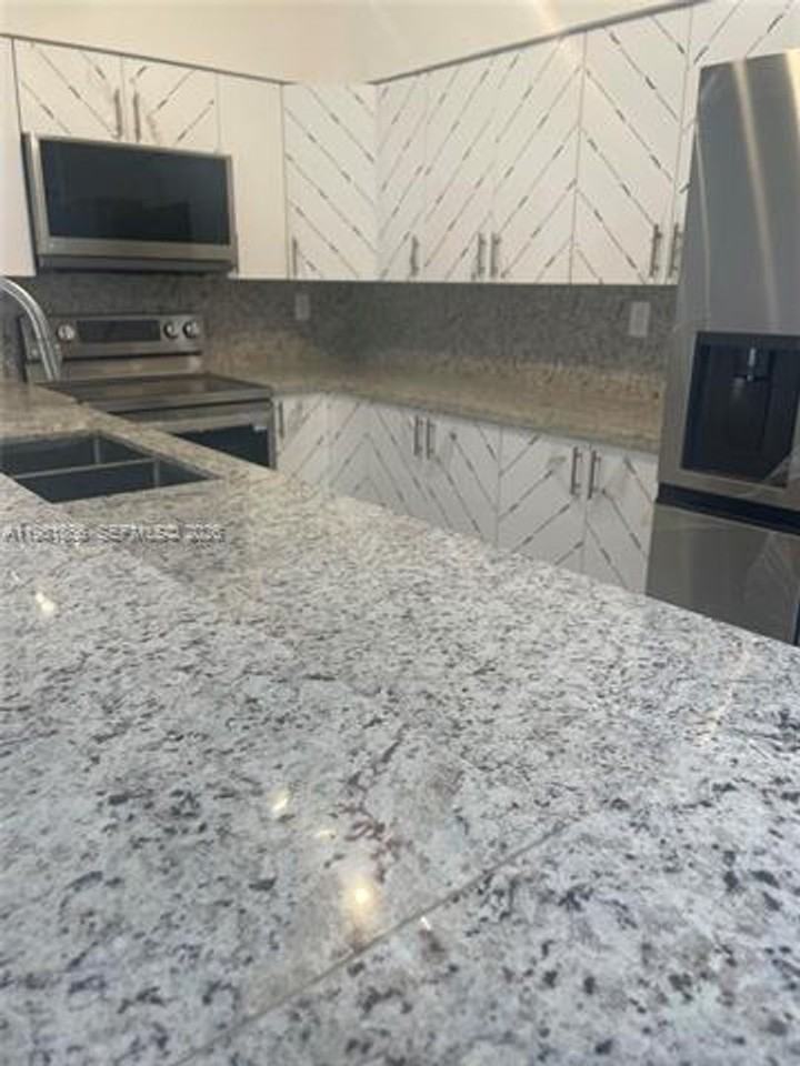 14728 14728 Balgowan Rd th 14728 - Photo 2 of 44