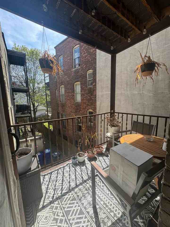 98B Strathmore Rd - Photo 3 of 12