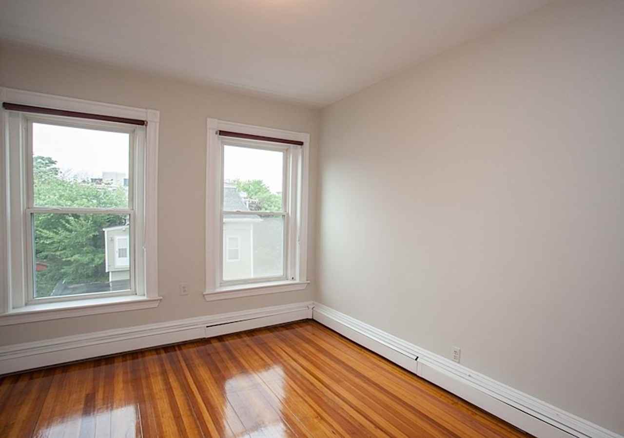 200B Harvard St - Photo 3 of 9
