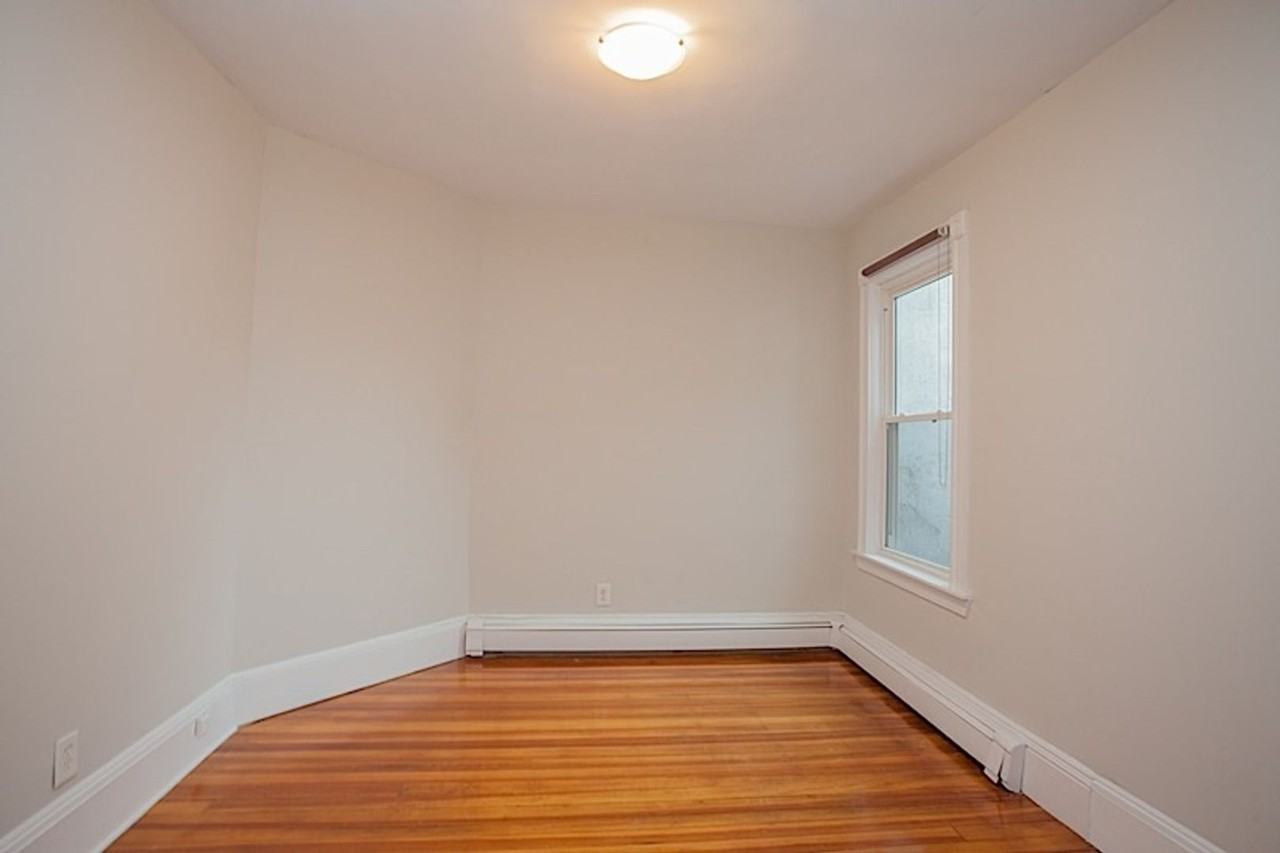 200B Harvard St - Photo 4 of 9