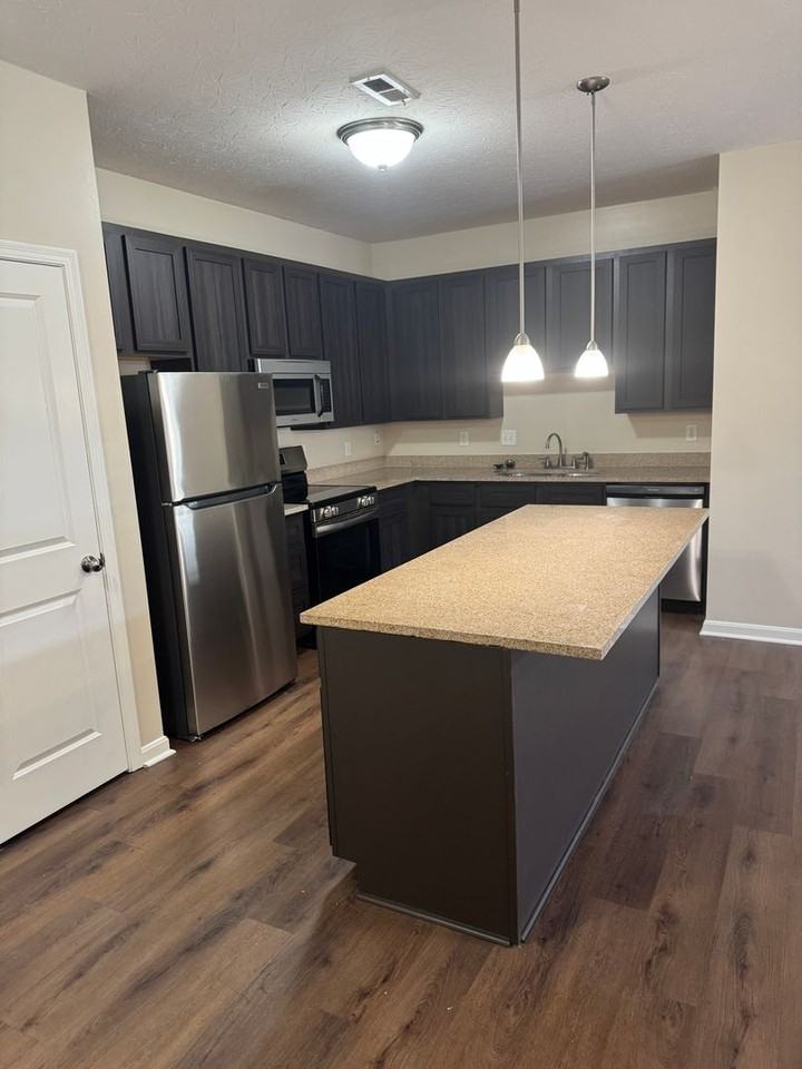Riverwalk Flats Apartments - RWF - Photo 3 of 16