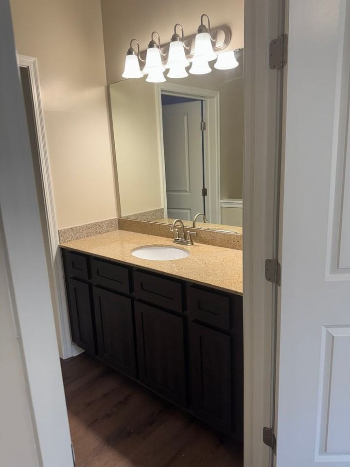 Riverwalk Flats Apartments - RWF - Photo 5 of 16