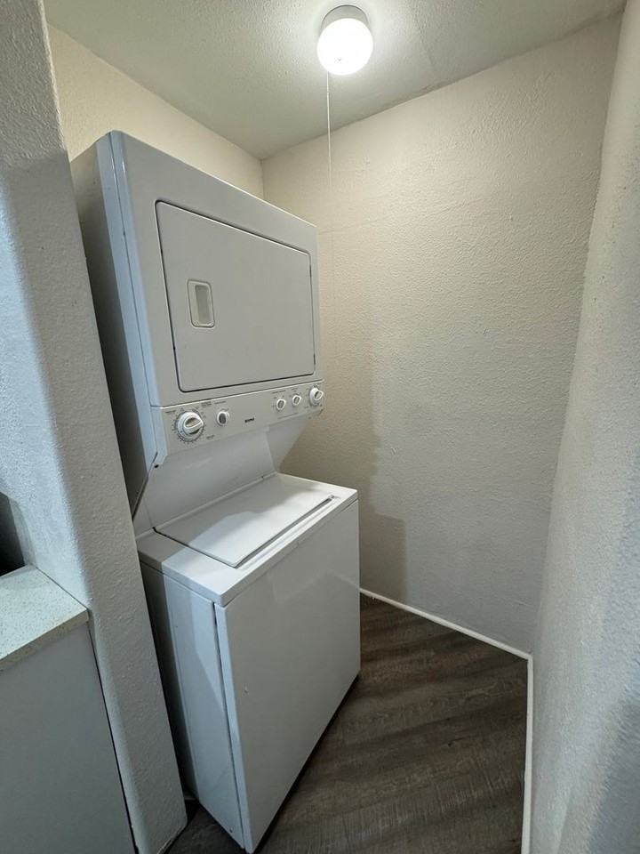 615 Parkview Ave - Photo 2 of 23