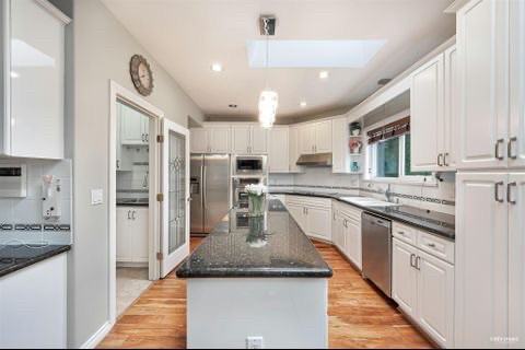 Dickens St - Photo 4 of 12