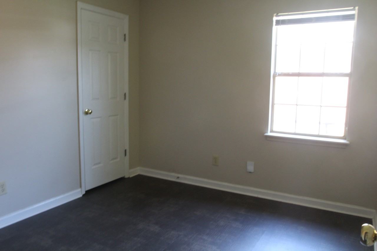 111 Augusta Ct #B - Photo 5 of 7