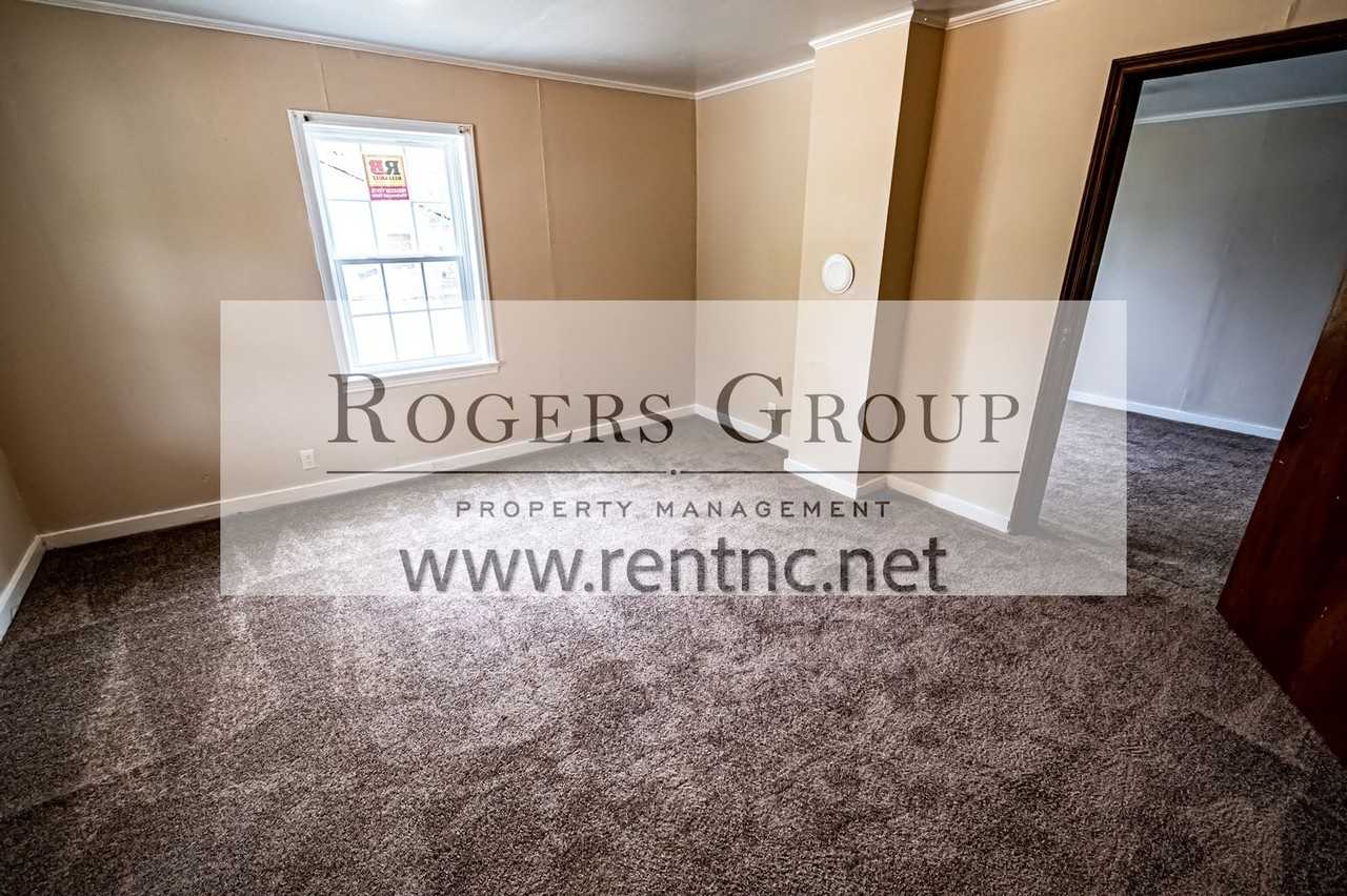 220 Pearl St - Photo 6 of 7