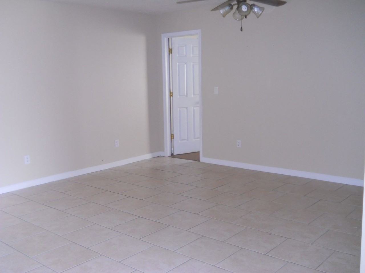 974 W Bates Dr - Photo 4 of 6