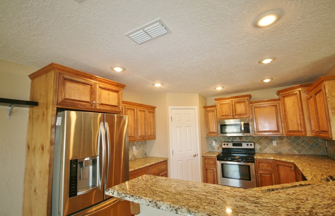 2401 Flagstone Dr - Photo 4 of 16