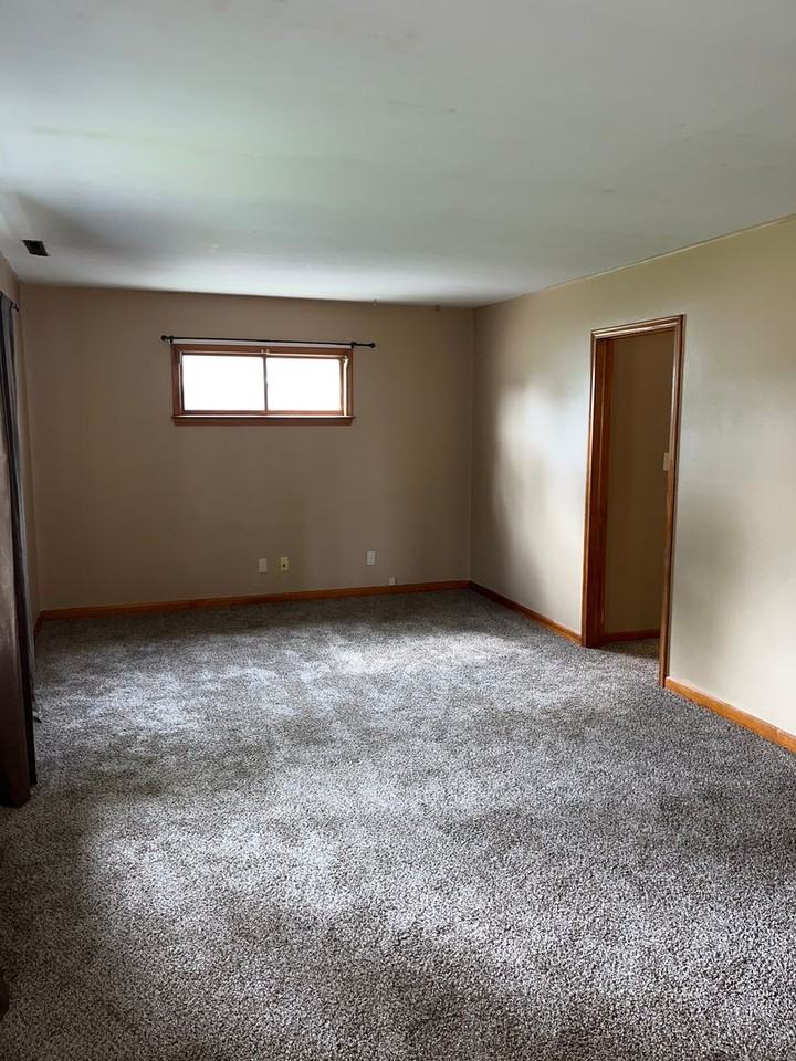 1008 S Eugene St - Photo 2 of 39