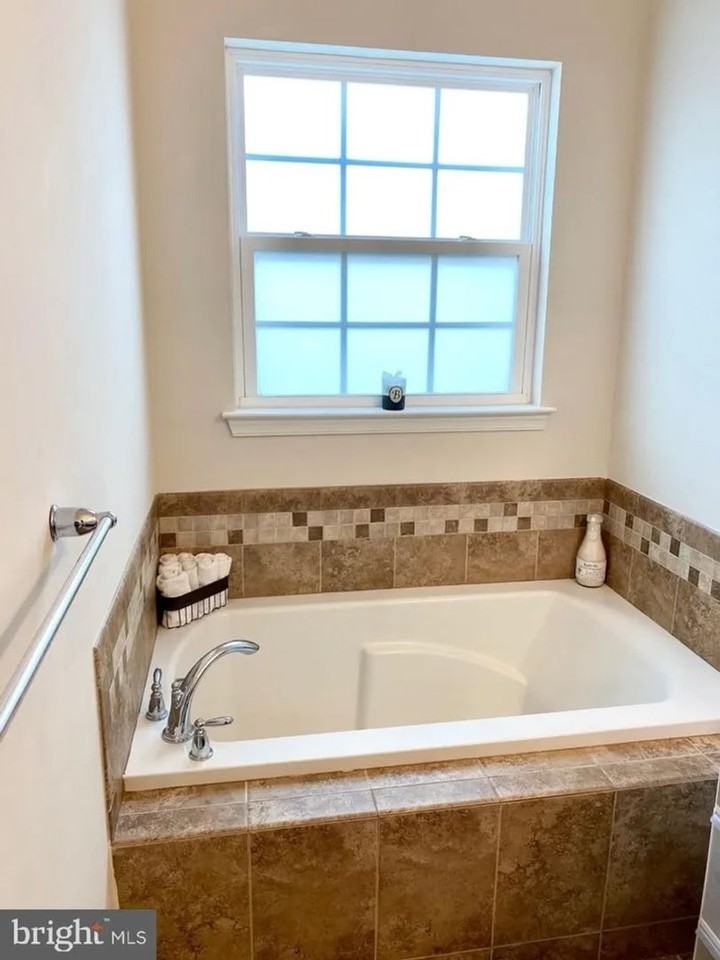 3718 Hansberry Ct Ne - Photo 4 of 29