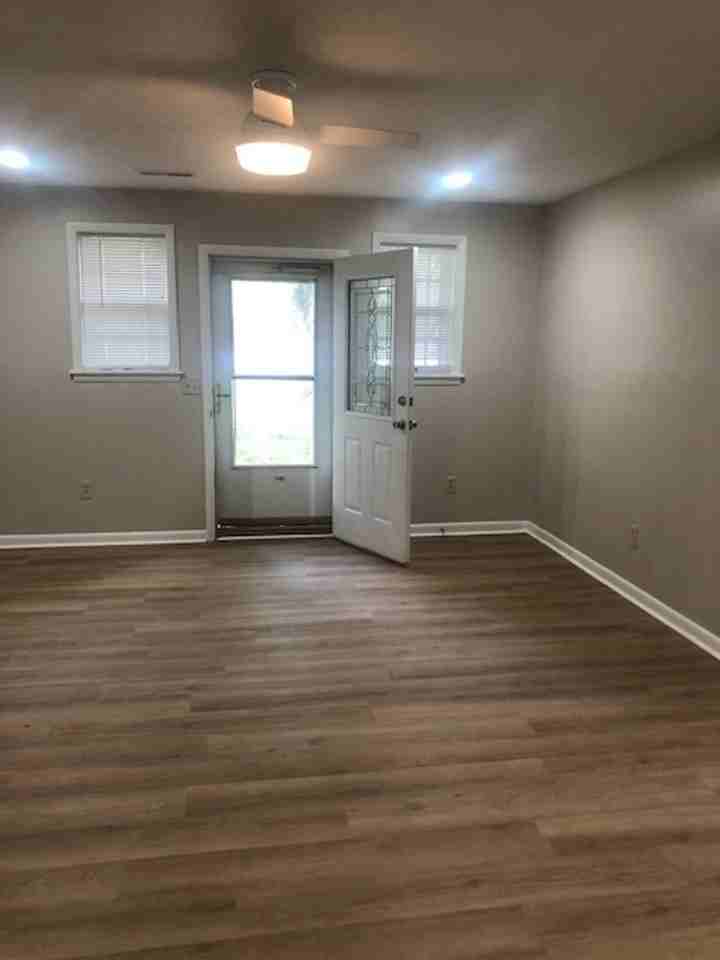 3502 Plano Rd - Photo 4 of 10