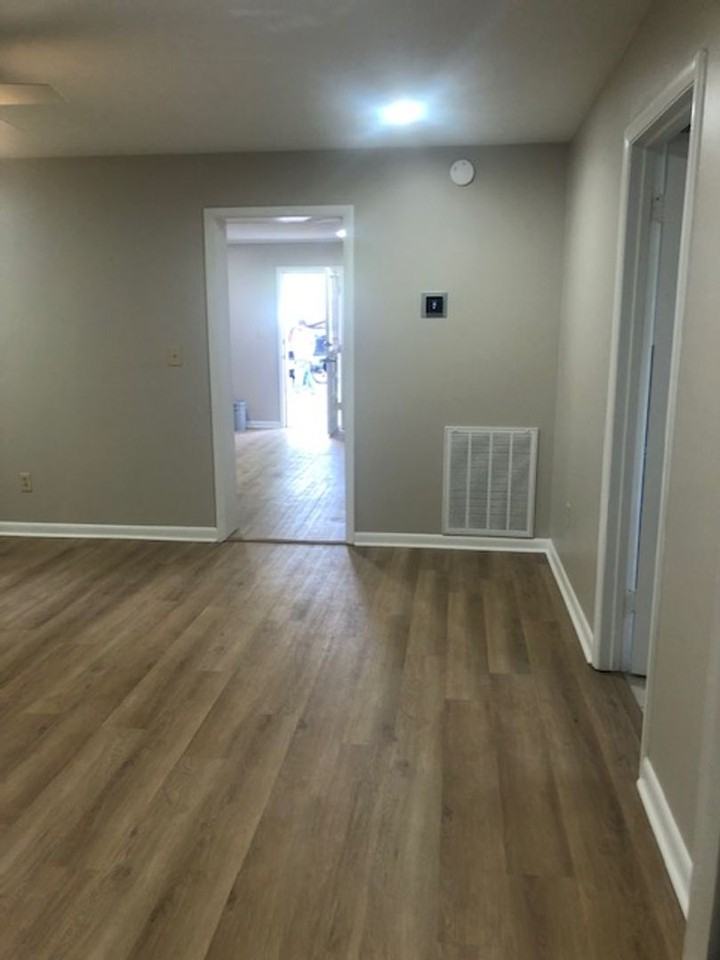 3502 Plano Rd - Photo 5 of 10