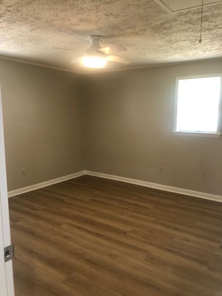 3502 Plano Rd - Photo 6 of 10